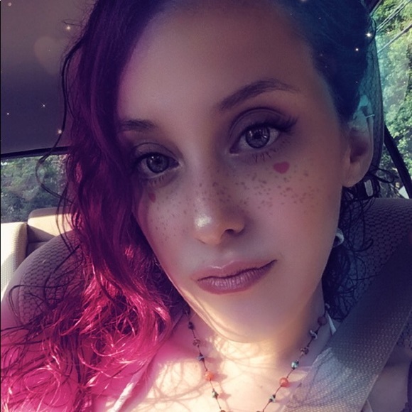 Meet your Posher, Alexandra - Picture 1 of 1